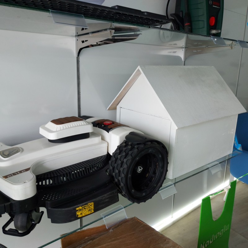 bluebee Ahşap Üçgen Çatılı Beyaz Çim Biçme Robotu Garajı
