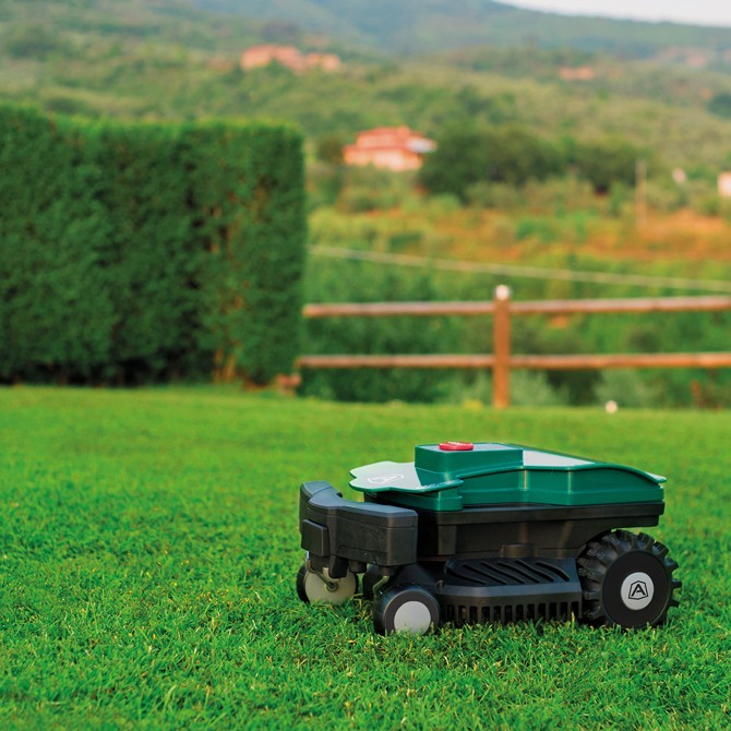 Ambrogio L15 Deluxe Çim Biçme Robotu Ambrogio L15 Deluxe Çim Biçme Robotu