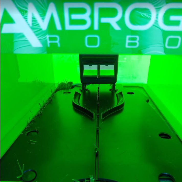 Ambrogio Plexiglass Yeşil Çim Biçme Robotu Garajı Ambrogio Plexiglass Yeşil Çim Biçme Robotu Garajı