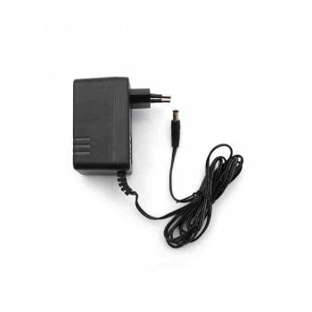 bluebee EC67 2.1 12V 1Ah Elektrikli Çit Trafolu Adaptör bluebee EC67 2.1 12V 1Ah Elektrikli Çit Trafolu Adaptör