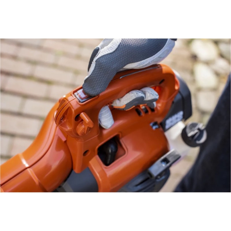 Husqvarna 125B 1.1Hp 28cc 4.26kg 2T Benzinli Üfleme Makinesi