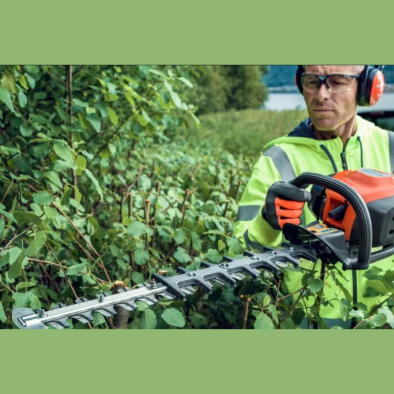 Husqvarna 522HDR75X 0.8bg 0.6kW 21.7cc 75cm 3.5cm bıçak arası 5.2kg 2T Benzinli Çit Budama Makinesi