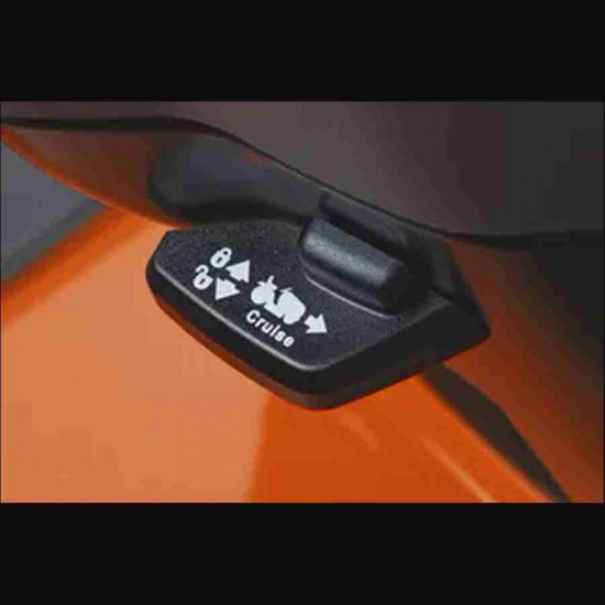 Husqvarna TC 242TX 19bg 14.1kW 726cc 108cm 320lt ?kg Kawasaki FR İki Silindir 2x2 Çeker 4T Benzinli Çim Biçme Traktörü