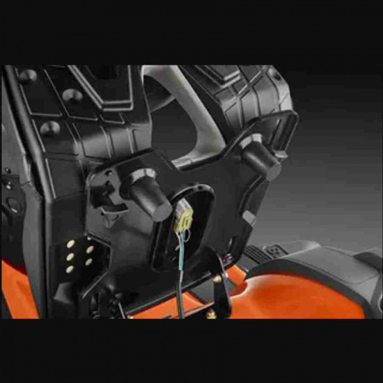 Husqvarna TC 242TX 19bg 14.1kW 726cc 108cm 320lt ?kg Kawasaki FR İki Silindir 2x2 Çeker 4T Benzinli Çim Biçme Traktörü