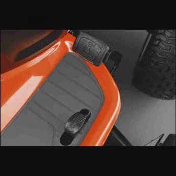 Husqvarna TC 242TX 19bg 14.1kW 726cc 108cm 320lt ?kg Kawasaki FR İki Silindir 2x2 Çeker 4T Benzinli Çim Biçme Traktörü