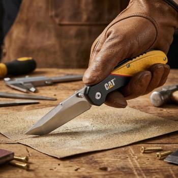 CAT DA980047 Kemer Askı Kancalı Katlanabilir 18CM Paslanmaz Çelik Kamp Çakısı