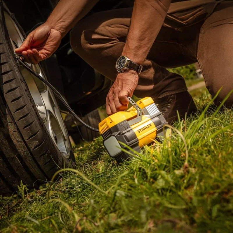 Stanley SXIF0001 12Volt 150 PSI Dijital Basınç Göstergeli Lastik Şişirme Pompası + Led Lamba Stanley SXIF0001 12Volt 150 PSI Dijital Basınç Göstergeli Lastik Şişirme Pompası + Led Lamba