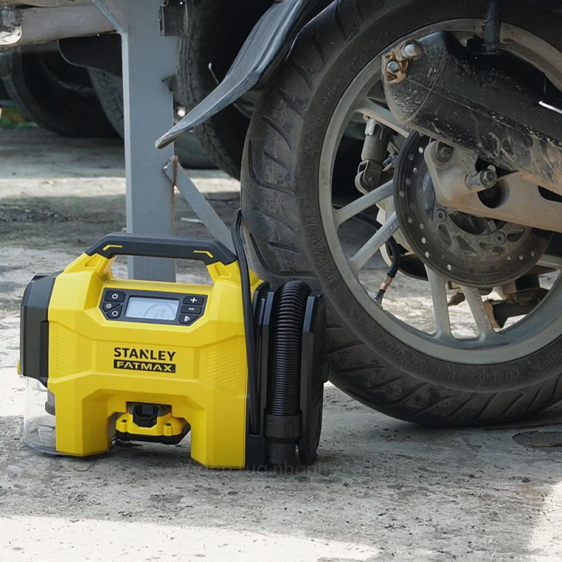 Stanley SXVI02001 12V/18V 160 PSI Dijital Göstergeli Lastik&Yatak Şişirme+Araç Süpürgesi (Akü Dahil Değildir) SXVI02001