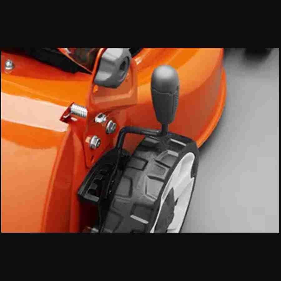 Husqvarna LC 140SP 1.95kW 123cc 40cm 50lt Çelik Şanzımanlı Benzinli Çim Biçme Makinesi Husqvarna LC 140SP 1.95kW 123cc 40cm 50lt Çelik Şanzımanlı Benzinli Çim Biçme Makinesi