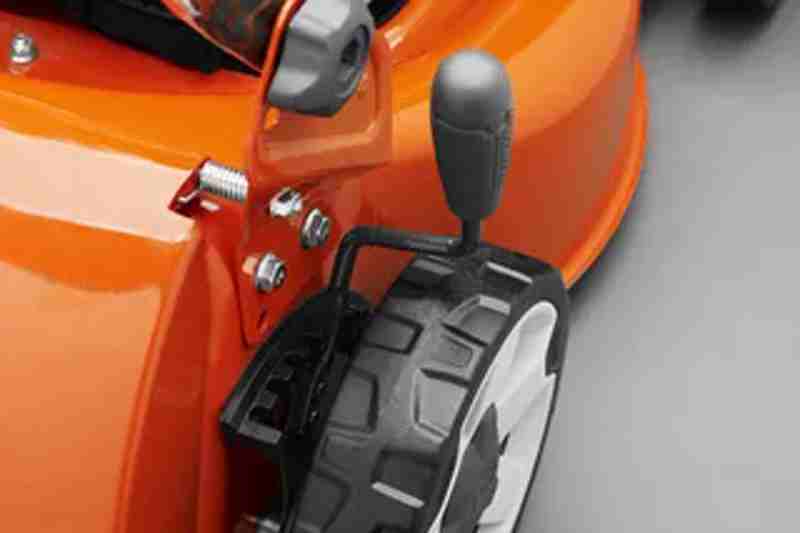 Husqvarna LC 356VP 3.1kW 166cc 56cm 75It 37.5kg Çelik Gövde Şanzımanlı Benzinli Çim Biçme Makinesi Husqvarna LC 356VP 3.1kW 166cc 56cm 75It 37.5kg Çelik Gövde Şanzımanlı Benzinli Çim Biçme Makinesi